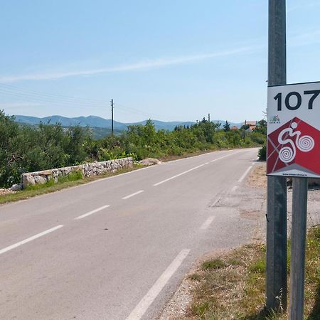Nice home in Primosten w/ WiFi&2 Bedrooms Exterior foto