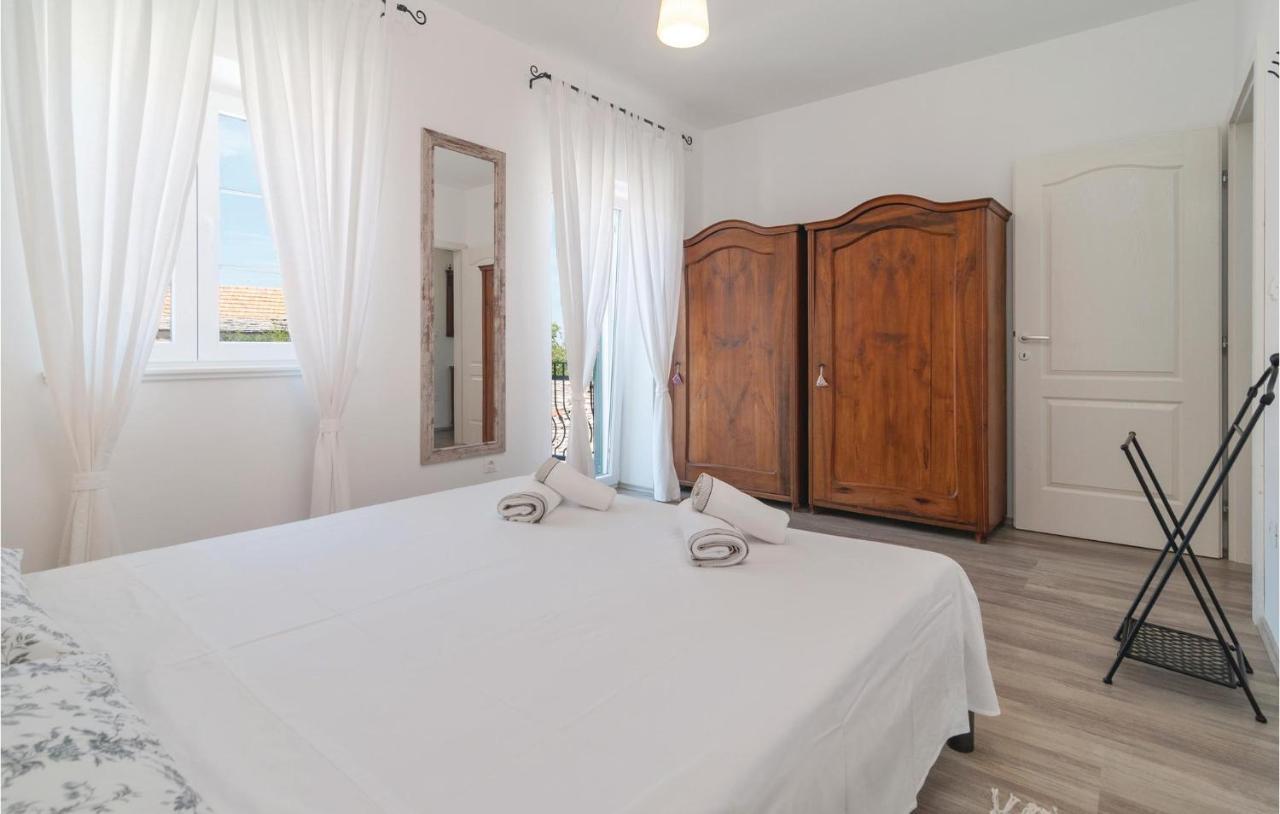 Nice home in Primosten w/ WiFi&2 Bedrooms Exterior foto