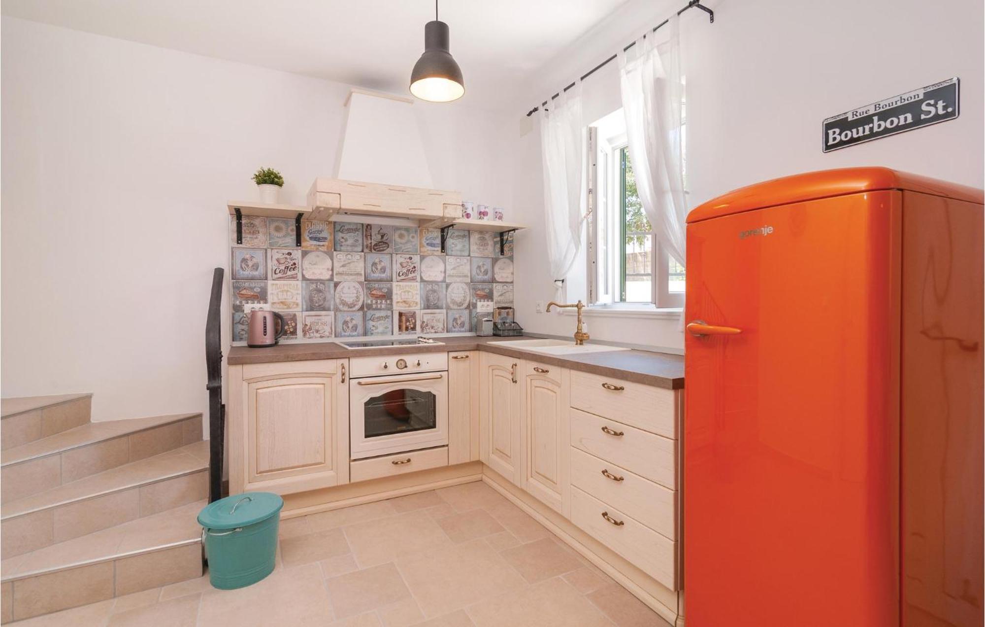 Nice home in Primosten w/ WiFi&2 Bedrooms Exterior foto