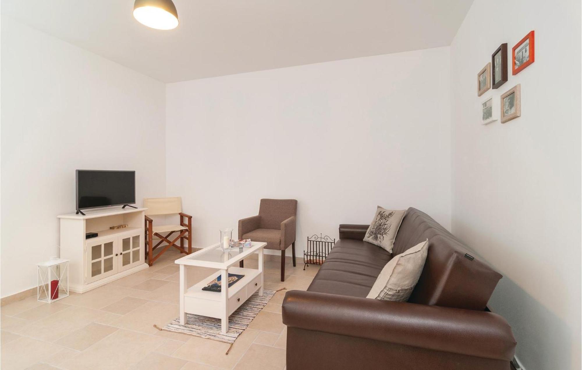 Nice home in Primosten w/ WiFi&2 Bedrooms Exterior foto