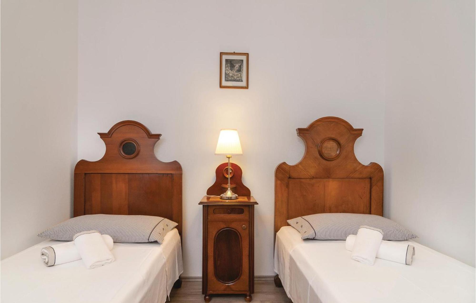 Nice home in Primosten w/ WiFi&2 Bedrooms Exterior foto