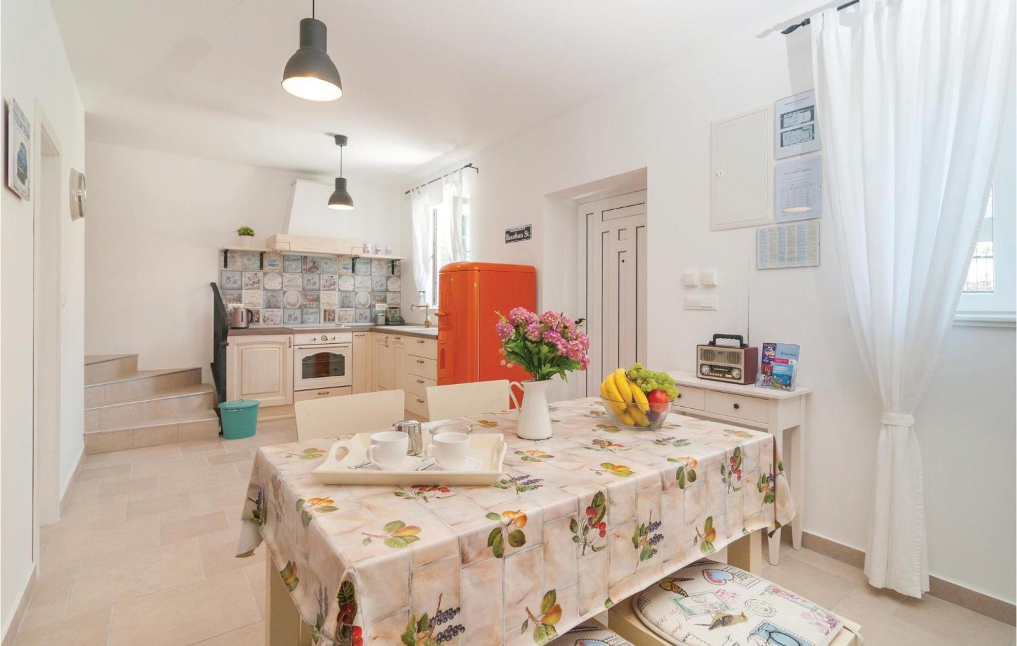 Nice home in Primosten w/ WiFi&2 Bedrooms Exterior foto