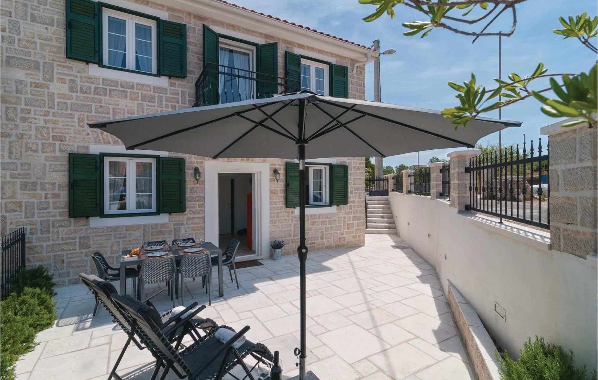 Nice home in Primosten w/ WiFi&2 Bedrooms Exterior foto