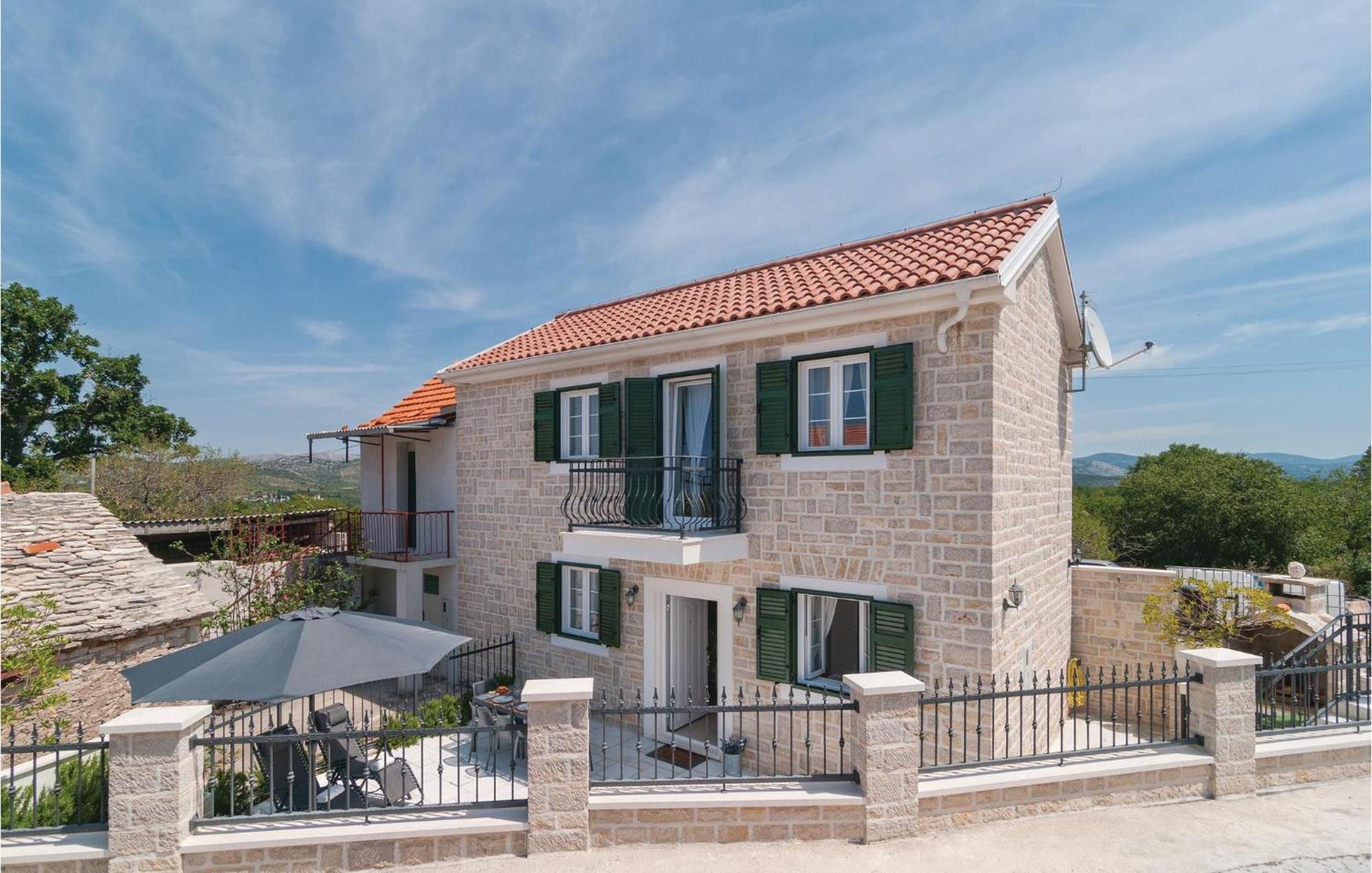 Nice home in Primosten w/ WiFi&2 Bedrooms Exterior foto